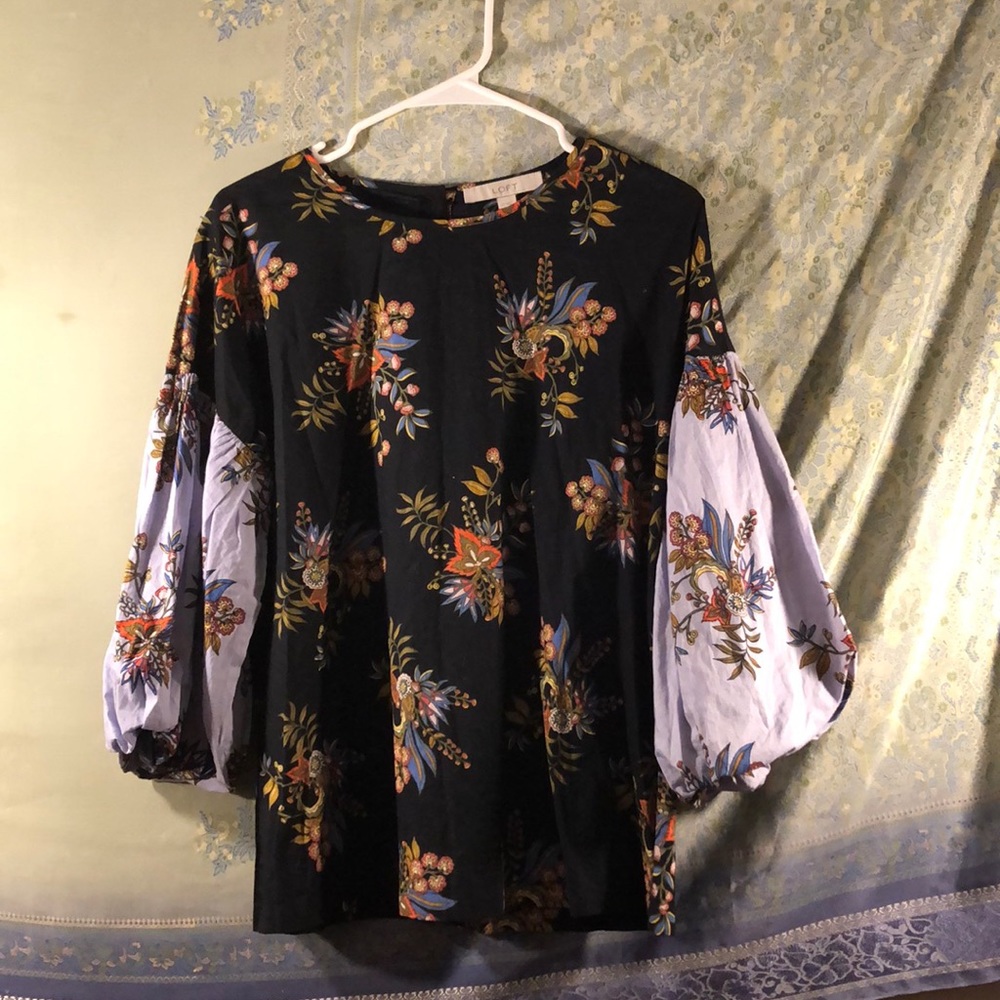 Black/floral Ann Taylor LOFT blouse